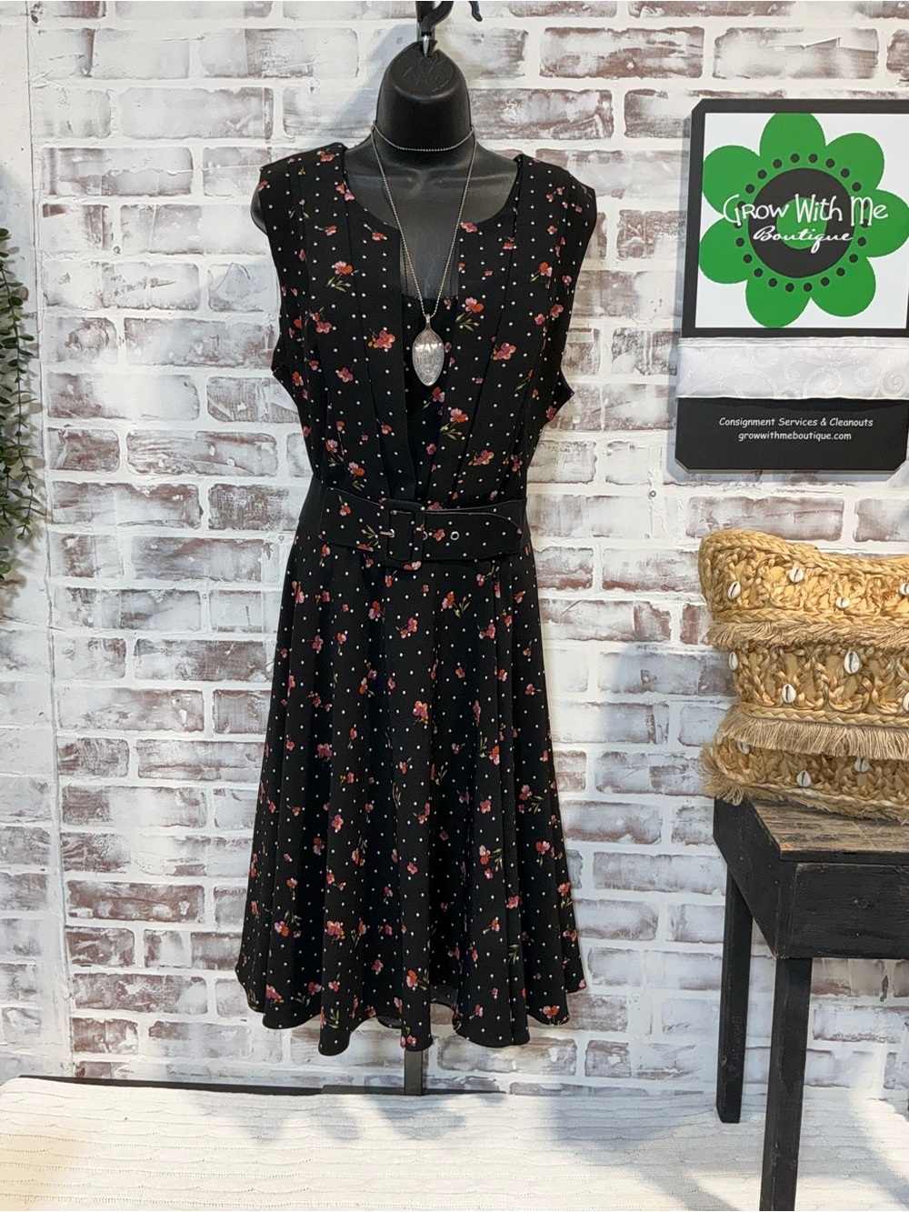 Black Floral Belted Sleeveless Dress size 16